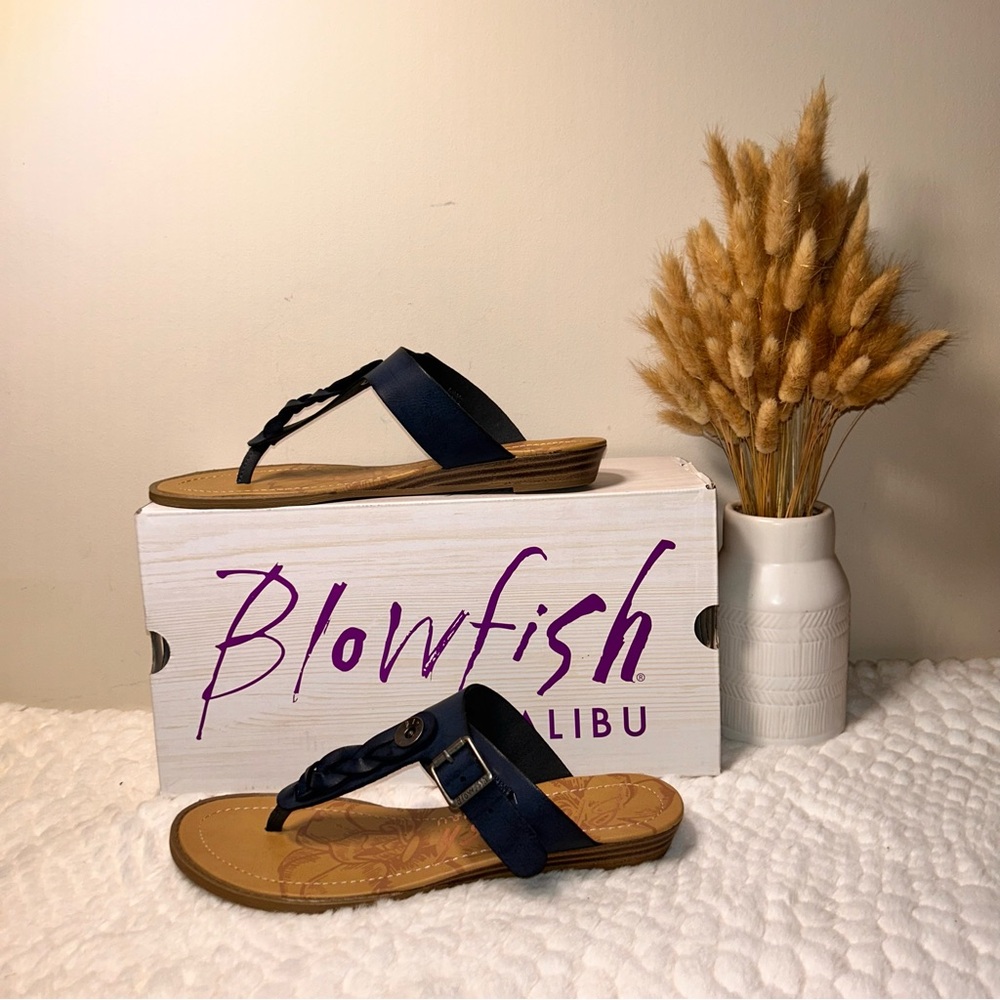 Blowfish Malibu Barro T-strap Women’s Sandal. Indigo Pisa Size 9. NWB